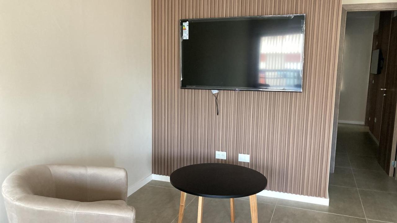 C&r Apartment